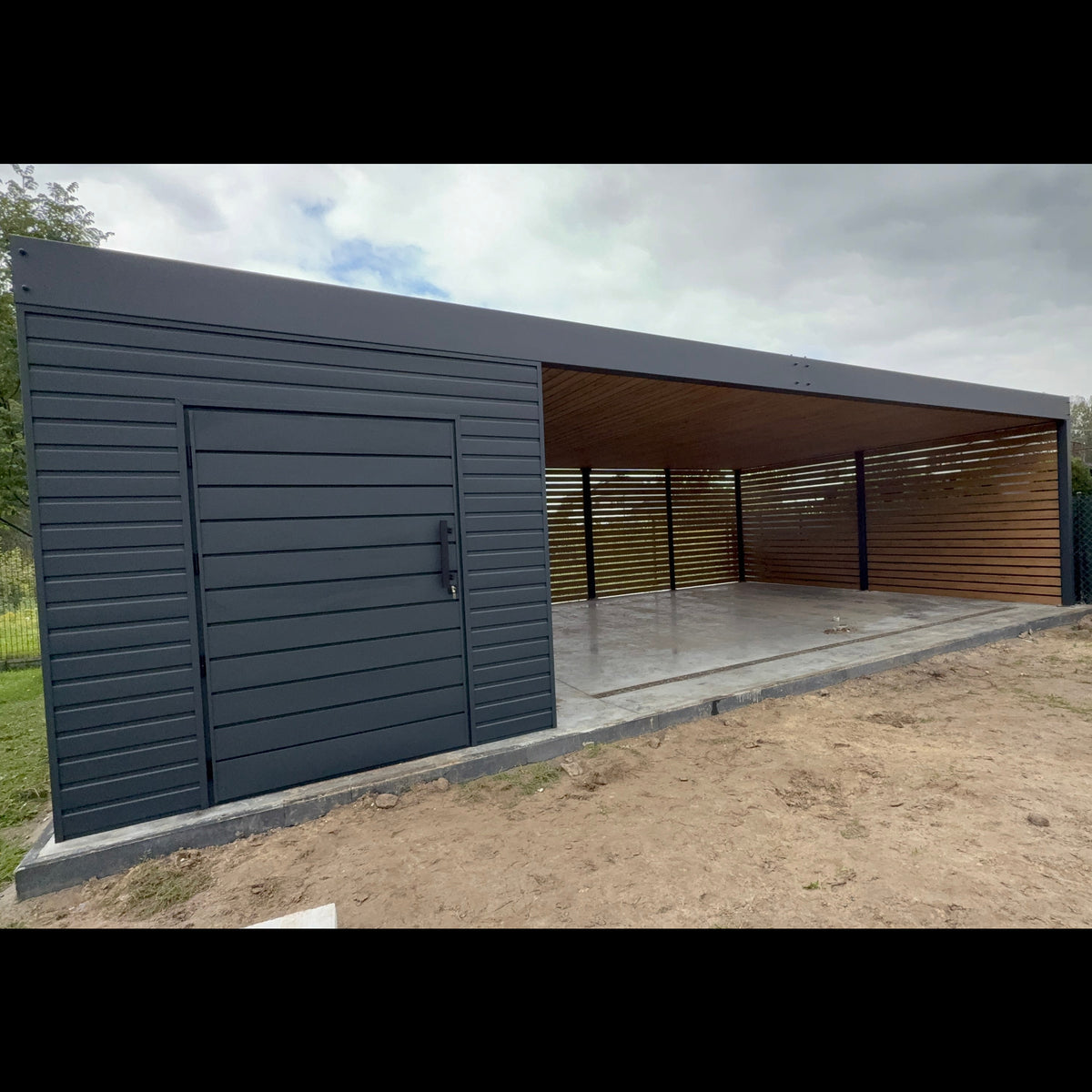 Wiata na dwa auta + magaz.